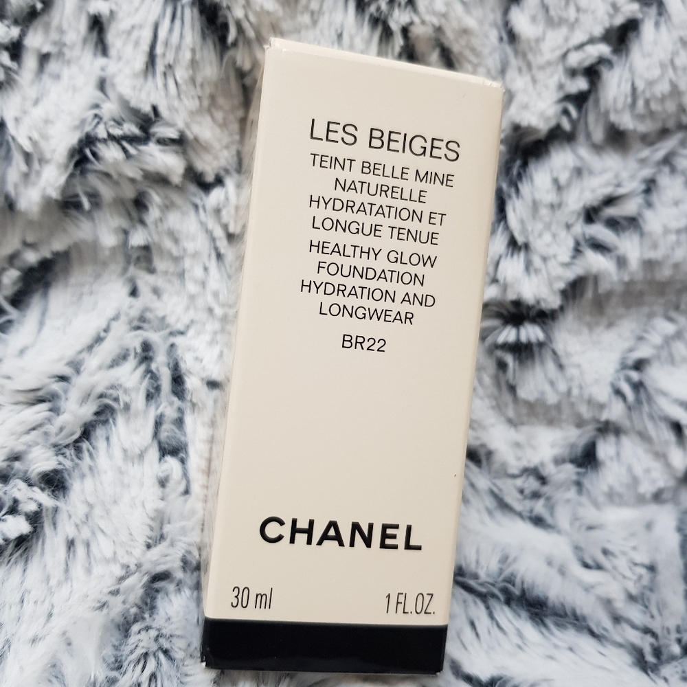 CHANEL Les Beiges Foundation - Cream and Black